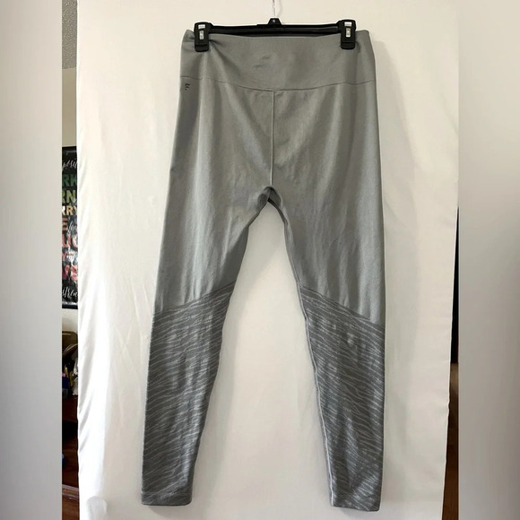 Fabletics Gray Leggings, Tiger Striped Print on the Bottom Size Large - Picture 1 of 5